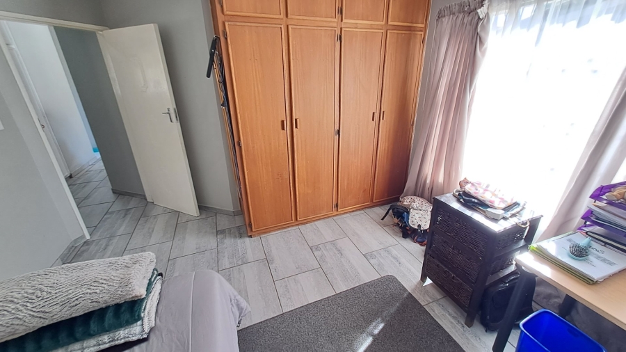 2 Bedroom Property for Sale in Langenhovenpark Free State